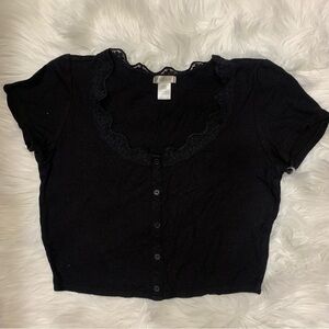 3/$15 Black cropped lace trim top